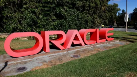 Oracle's Earnings Report Triggers Share Slide Amid AI Bubble Concerns