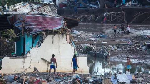 Tragedy Strikes the Philippines: Typhoon Kalmaegi Leaves Over 114 Dead