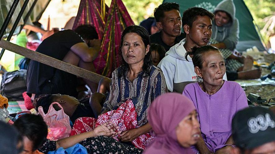 Indonesia Grapples with Aid Shortage after 7.7 Earthquake in Flores