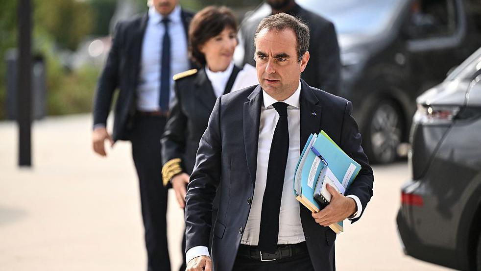 France’s Prime Minister Faces Public Fury Over Wildfire Response