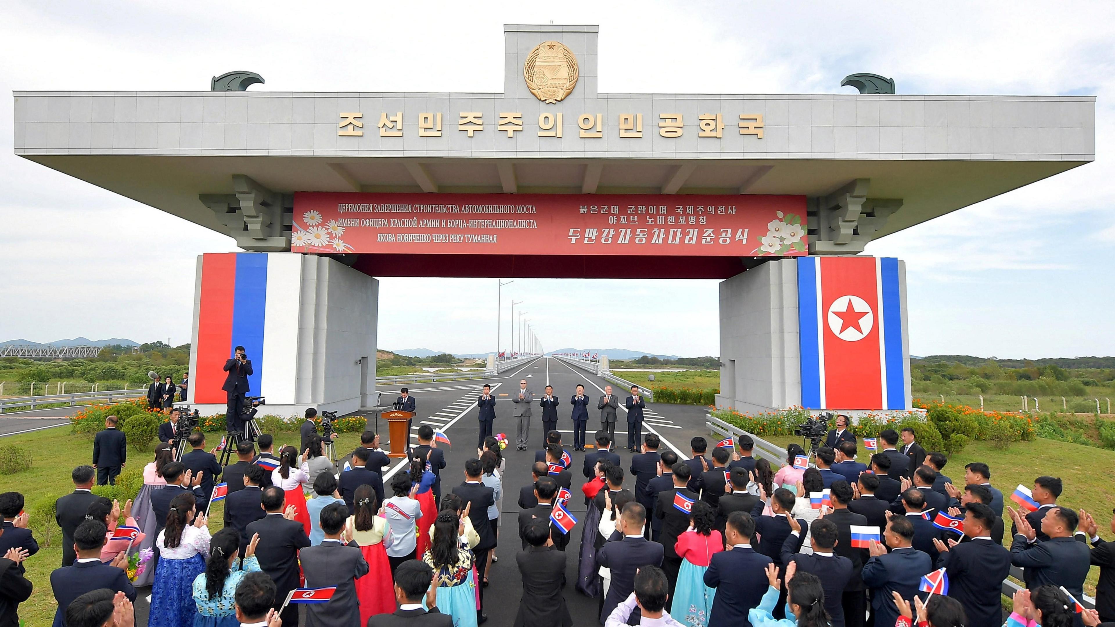 North Korea and Russia unveil first road bridge, opening new transit corridor