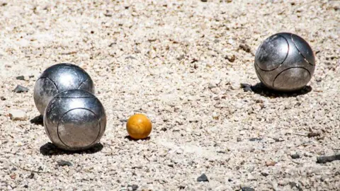 Tragic Pétanque Incident: 68‑Year‑Old Player Dies After Metal Ball Strikes Head in French Beach
