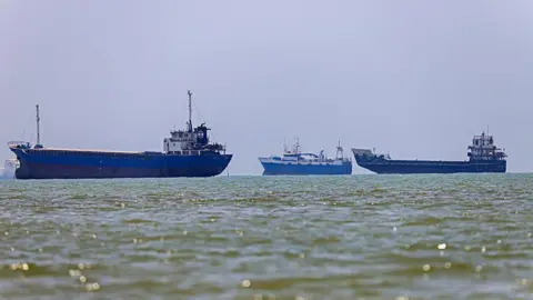 Iran Re‑Closes Strait of Hormuz Over Israel‑Lebanon Strikes, Troubling Energy Trade