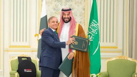 Impact of Pakistan-Saudi Arabia Defence Pact: A Growing Concern for India