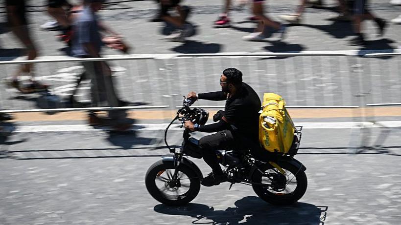 Heatwave Forces Italian Delivery Riders to Strike Over Intense Heat Conditions