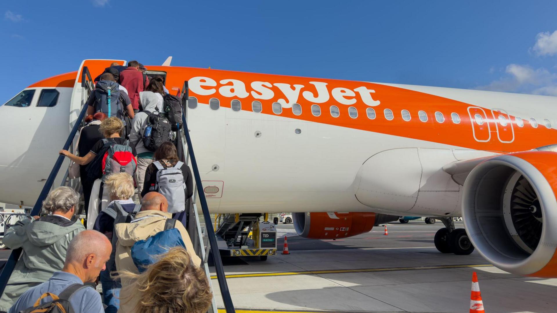 EasyJet sold to US firm Apollo in £5.7bn takeover