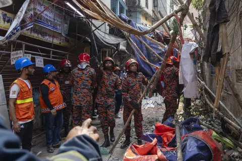 Devastating Earthquake Strikes Bangladesh, Leaving Casualties in Its Wake