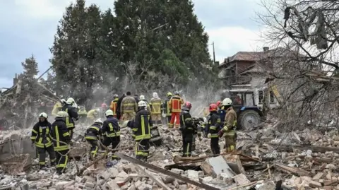 Tragic Deaths and Infrastructure Damage Result from Russian Assault on Ukraine