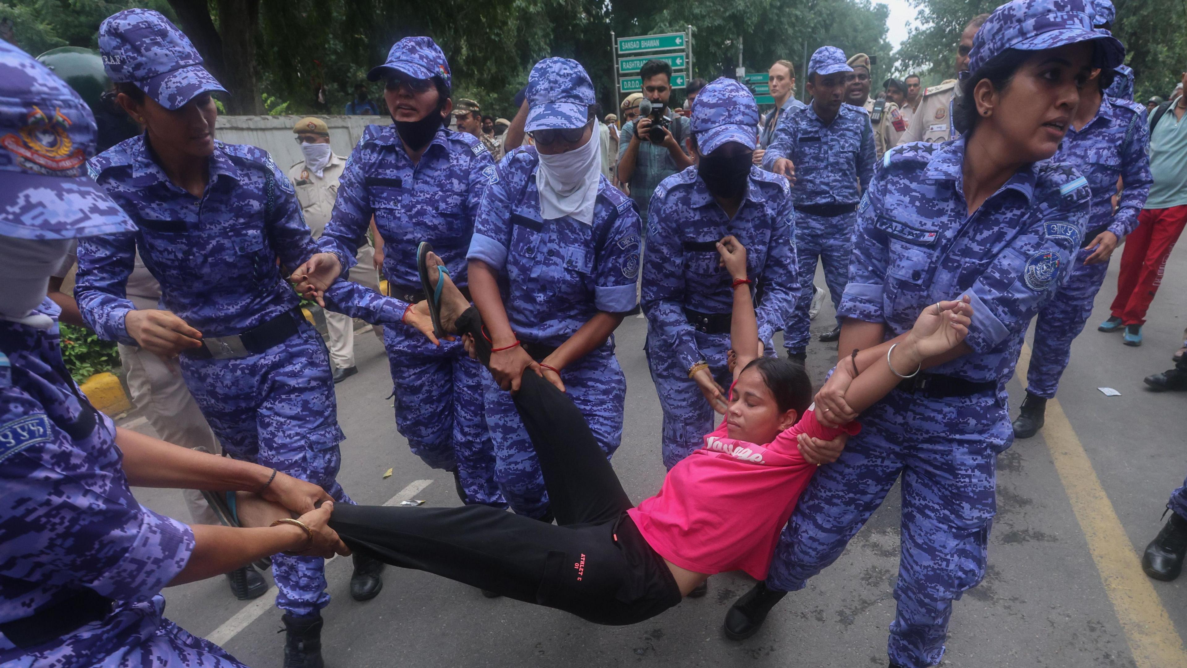 Delhi Protesters Clash with Police in 'Cockroach' Movement After Crackdown