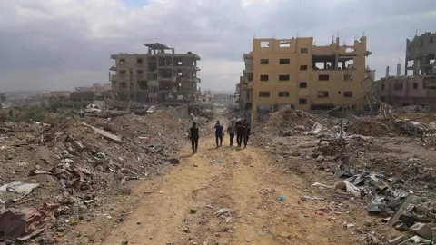 Tragic Loss: Eleven Family Members Killed by Israeli Shelling in Gaza