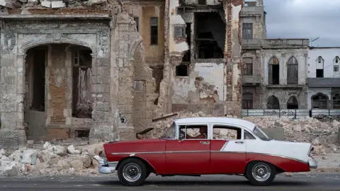 Cuba’s Tourism Industry Plunges as US Sanctions Tighten