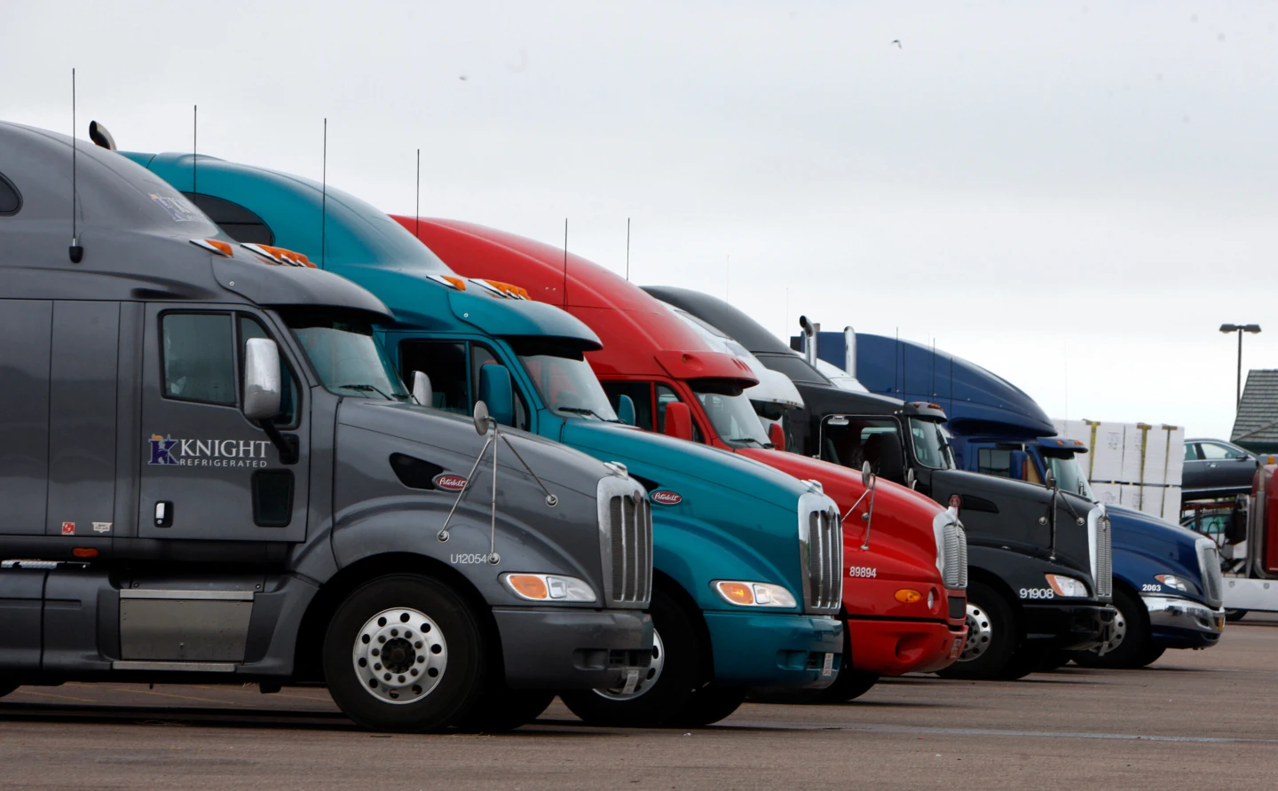 California Delays License Revocations for Immigrant Truck Drivers Amid Lawsuit
