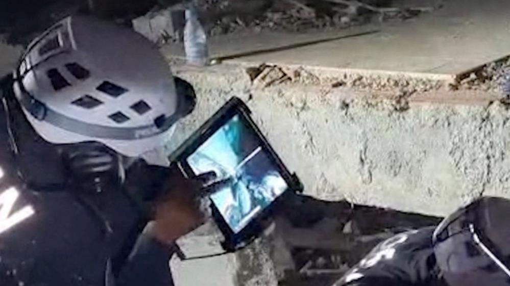 Three‑year‑old rescued as Venezuela pours into quake aftermath