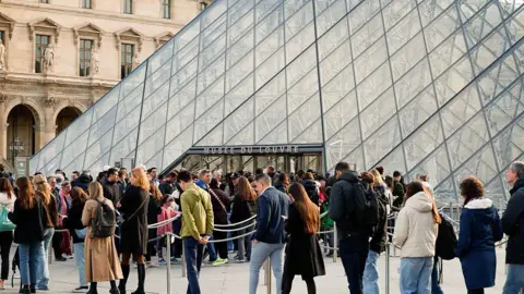 Louvre Museum Reopens After Daring Jewelry Heist