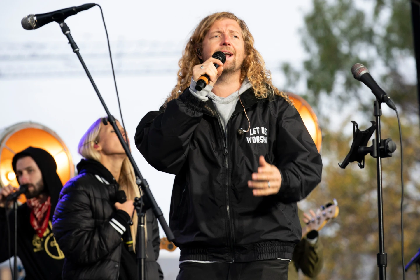 Worship Leader Sean Feucht Faces Allegations of Financial Mismanagement and Abuse