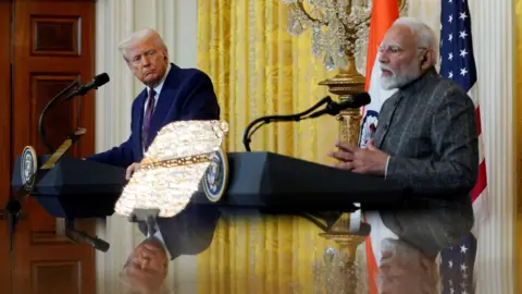 Trump Claims Modi Will Halt Russian Oil Purchases Amid Economic Pressure on Moscow