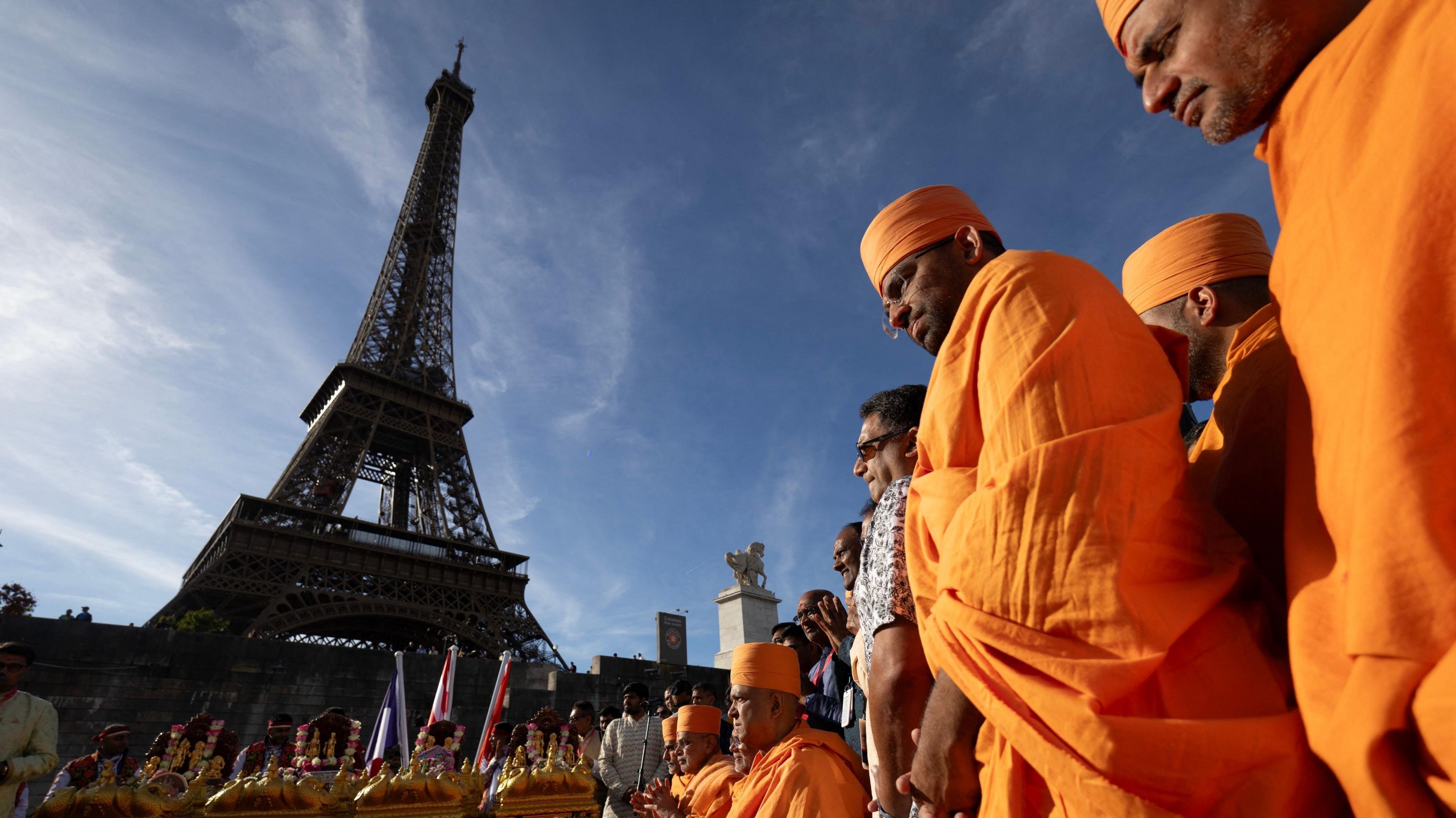 Investigation After Female Eiffel Tower Staff Replaced for Hindu Pilgrimage