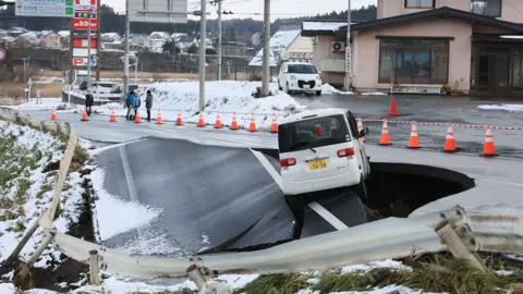 Northern Japan Hit by 7.5 Magnitude Earthquake: Casualties and Evacuations Reported