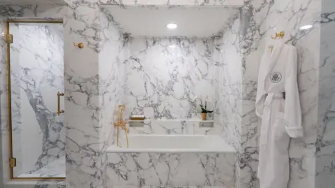Trump Redesigns Lincoln Bathroom Amid White House Renovations