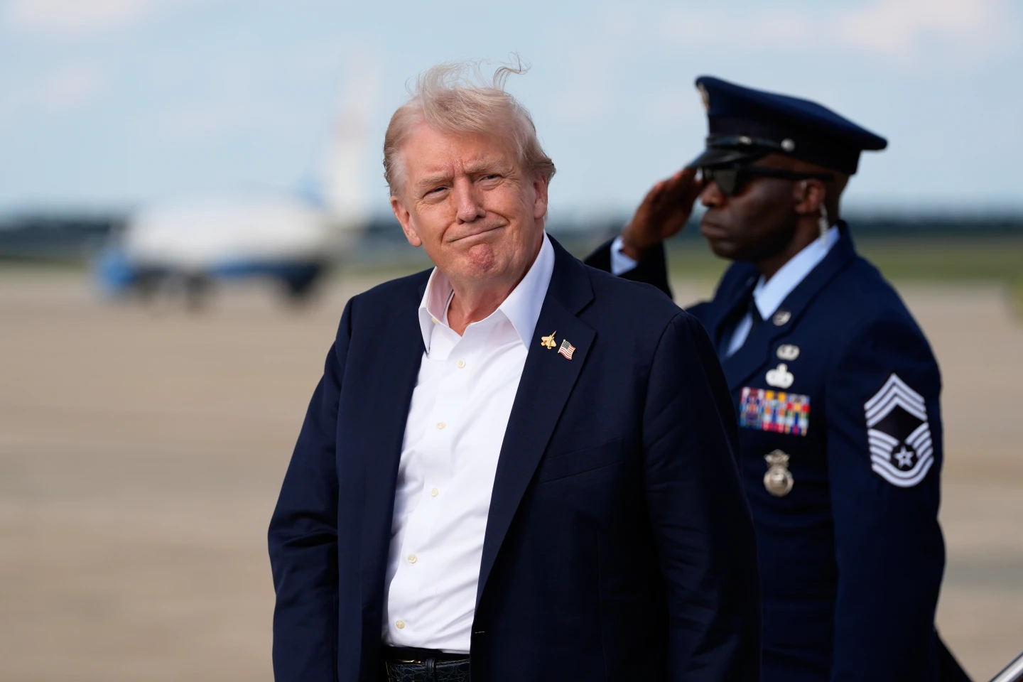 Trump Administration Challenges Birthright Citizenship Order in Supreme Court