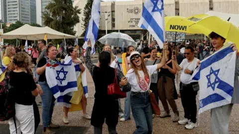 A Day of Celebration: Israelis Rejoice Over Hostage Release Deal