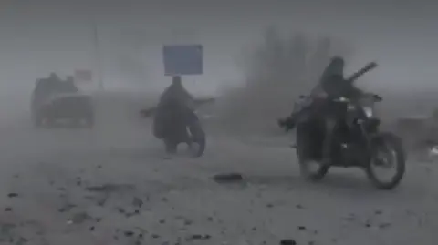 Russian Forces Advance in Foggy Conditions in Pokrovsk