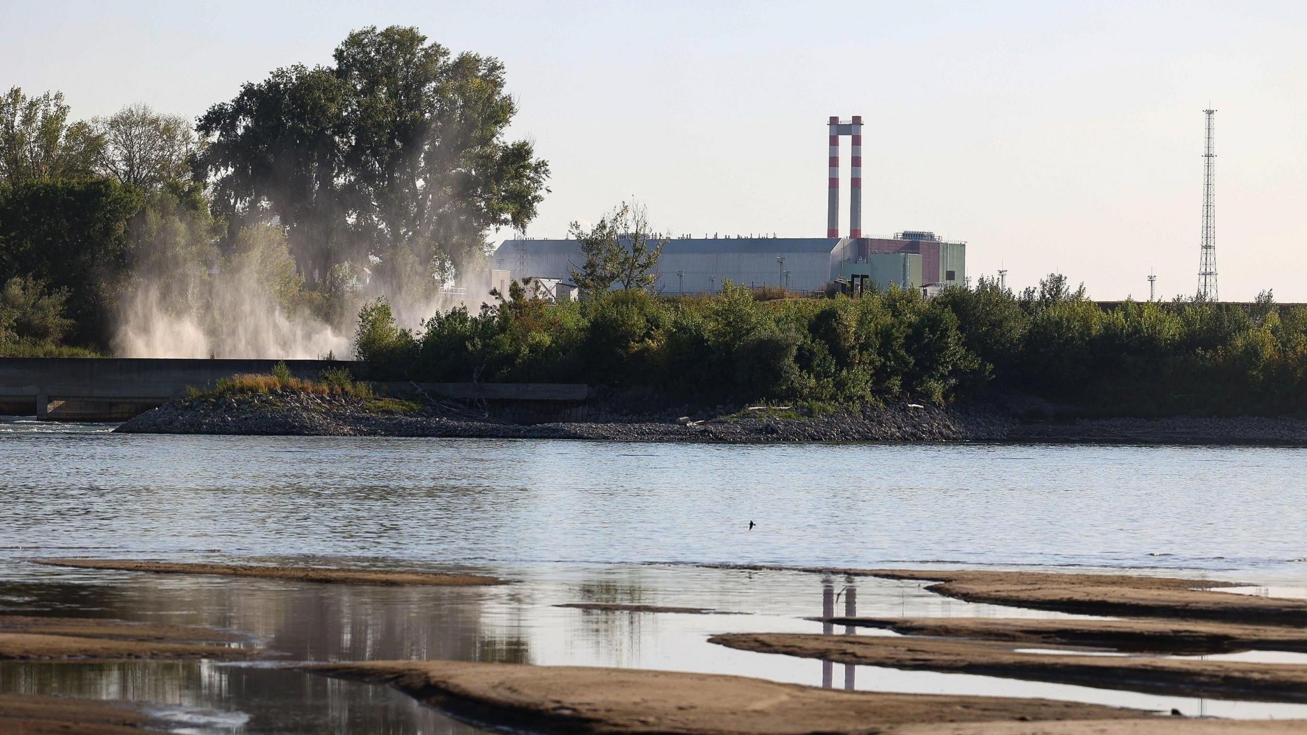 Hungary Shuts Down Paks Nuclear Plant as Danube Drops to Record Lows