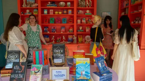TikTok Launches BookTok Bestseller List: A Changing Landscape for Readers