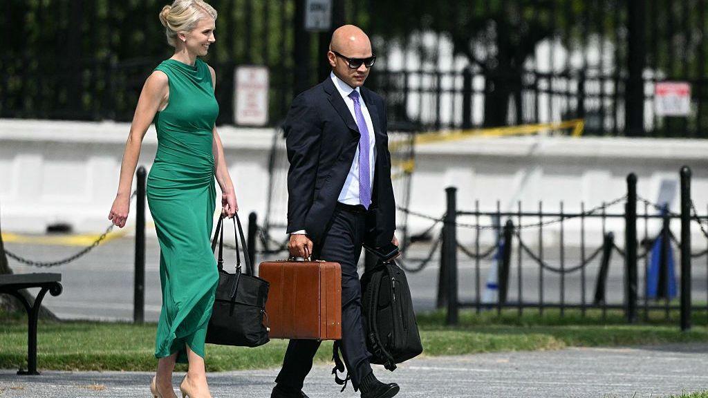 President Trump cash gifts to White House aides raise ethical questions