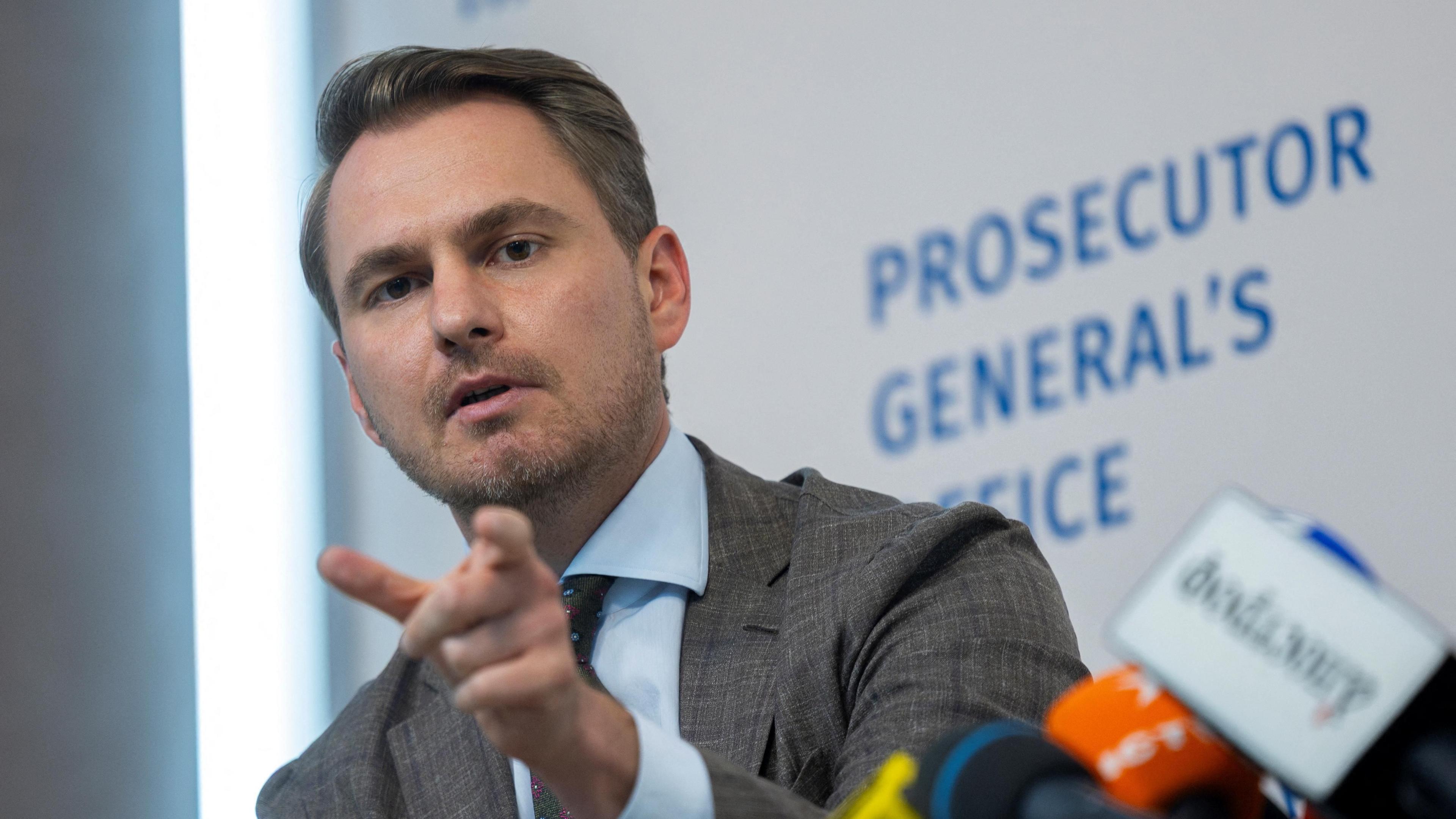 Ukraine’s Chief Prosecutor Resigns Amid Call‑Centre Corruption Scandal