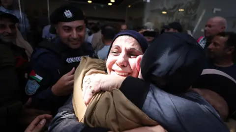 Celebrations Erupt as Palestinian Prisoners Return Home