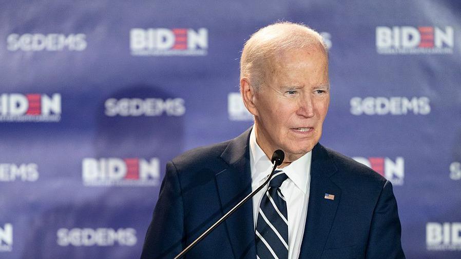 Biden blasts Trump ‘vanity projects,’ calling him a ‘loser’ at fundraising event