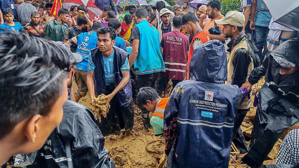 Landslide Kills 8 in Girls’ School at Bangladesh Refugee Camp