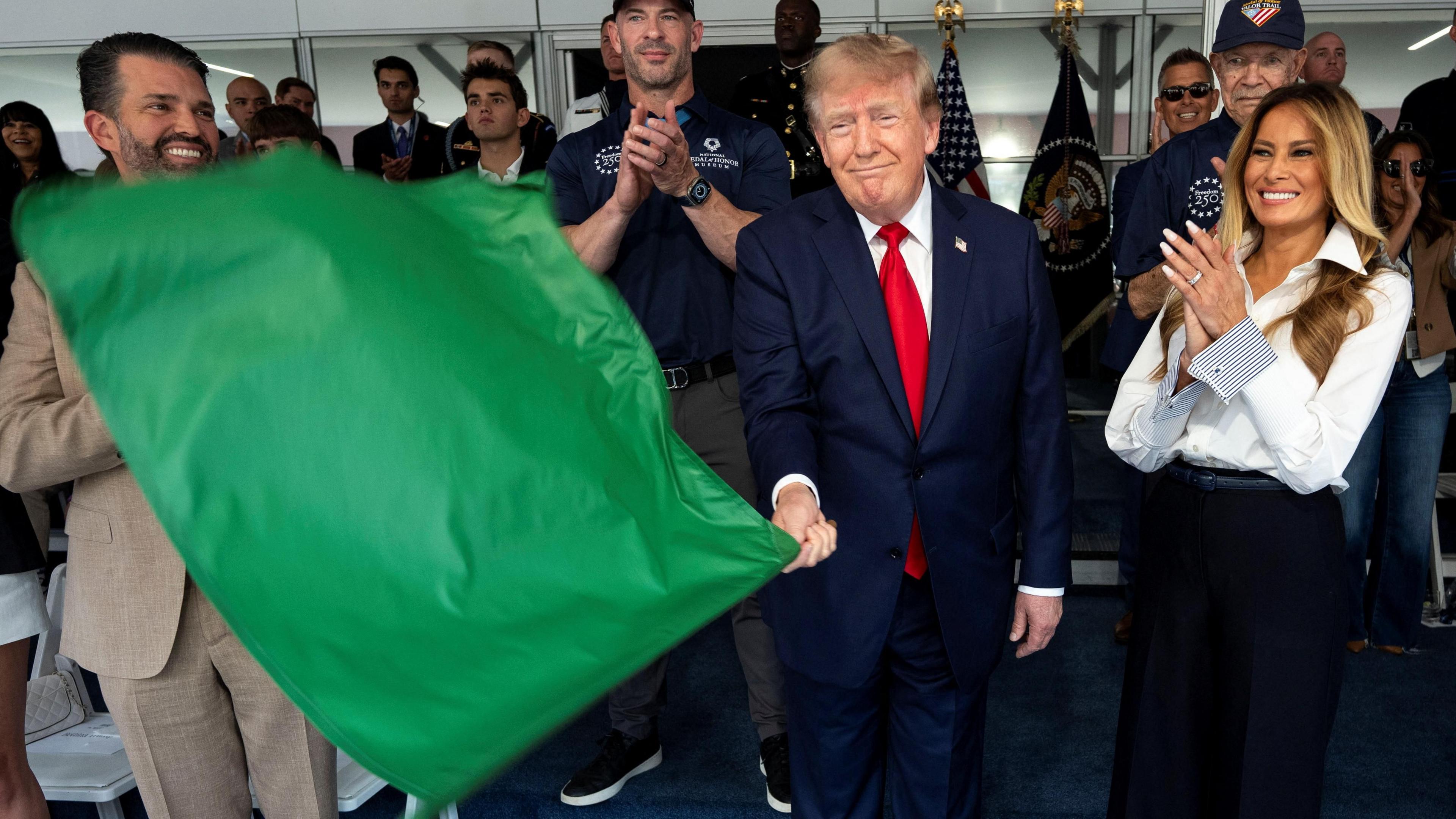 Trump waves green flag to kick off Washington DC IndyCar race
