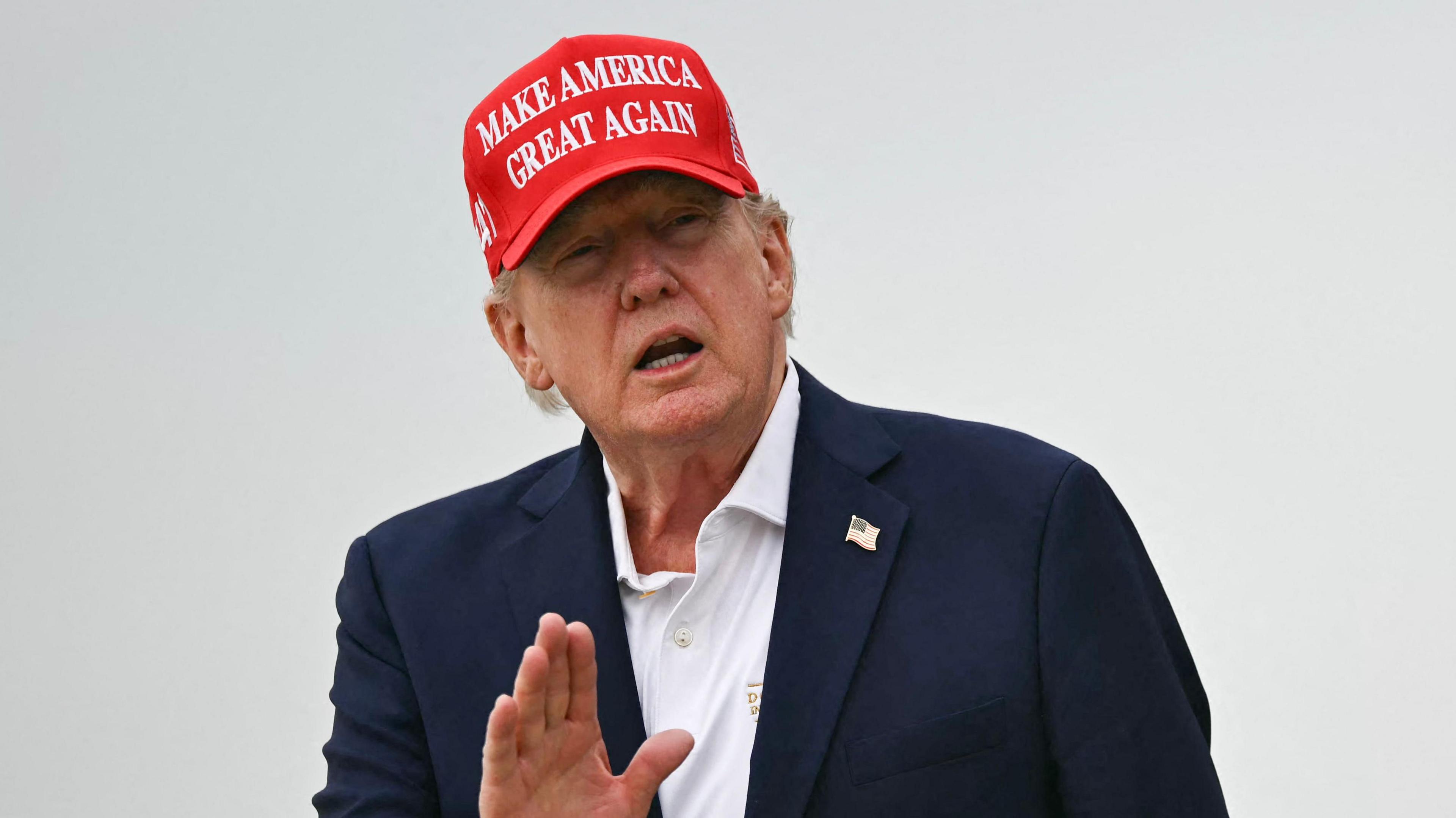 Trump Warns Oman of Bombing if it Blocks US‑Iran Talks over Strait of Hormuz