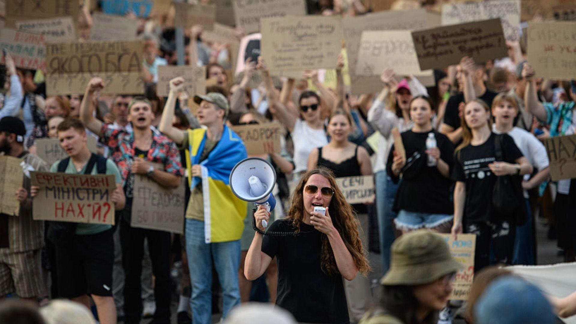 Ukrainian Soldiers Rage Over Dismissal of Defence Minister