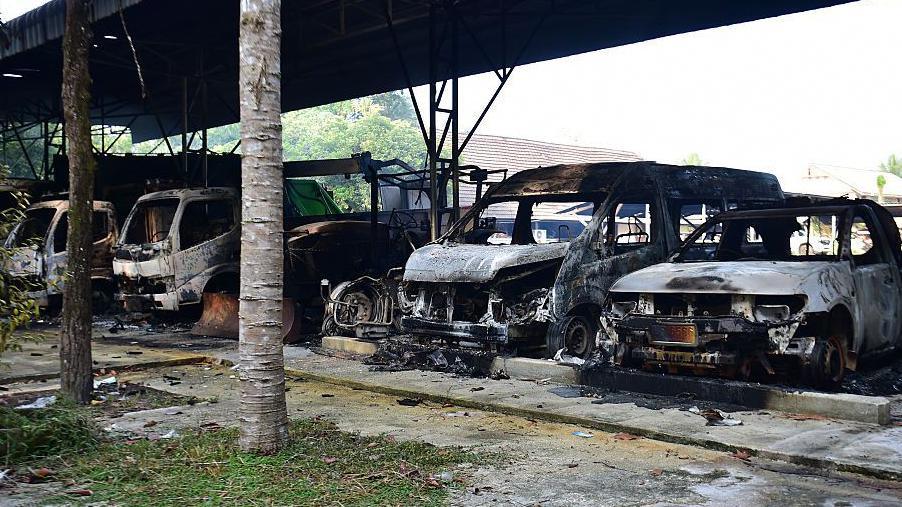 Coordinated arson attacks ignite southern Thailand, injuring residents