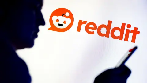 Reddit Challenges Australia’s New Social Media Ban for Minors