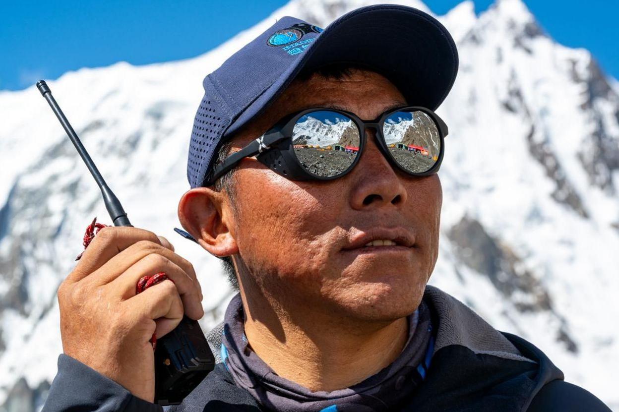 When an Avalanche Kills a Legend, a Friend’s Resolve Turns Into a Life‑Saving Mission