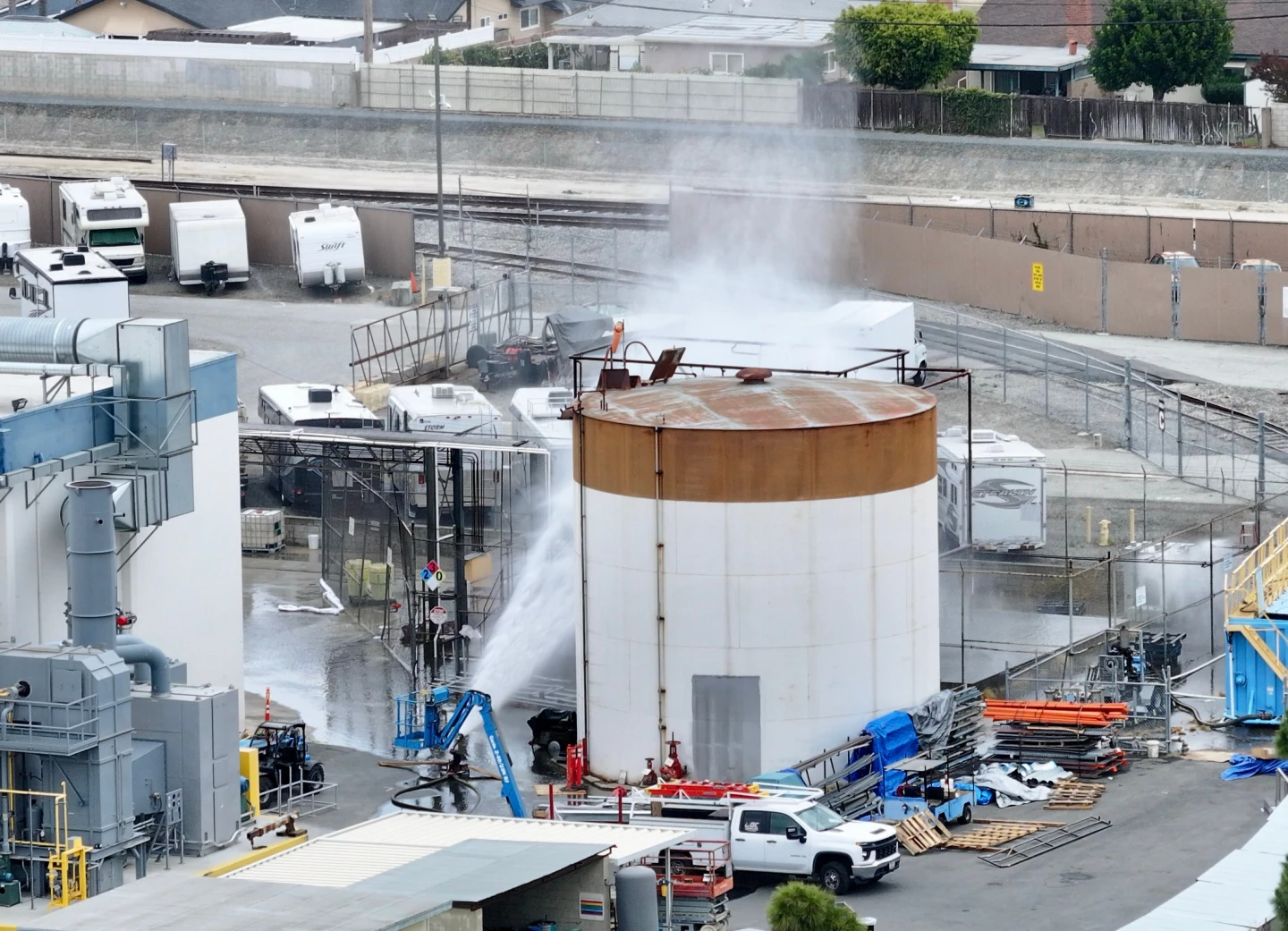 Hazardous Chemical Tank at Garden Grove Facility Threatens Explosion: 40,000 Evacuated