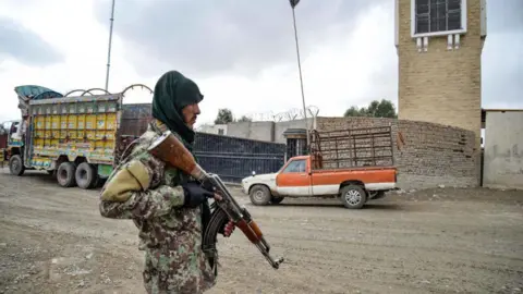 Taliban Launch 'Retaliatory' Attacks on Pakistan Amid Rising Tensions