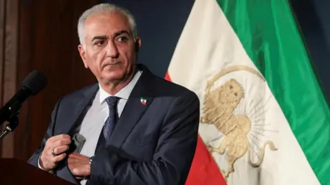 Exiled Prince Calls for Global Support to Overthrow Irans' Government