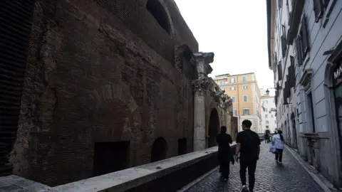 Tragic Incident: Japanese Tourist Falls to Death at Rome's Pantheon