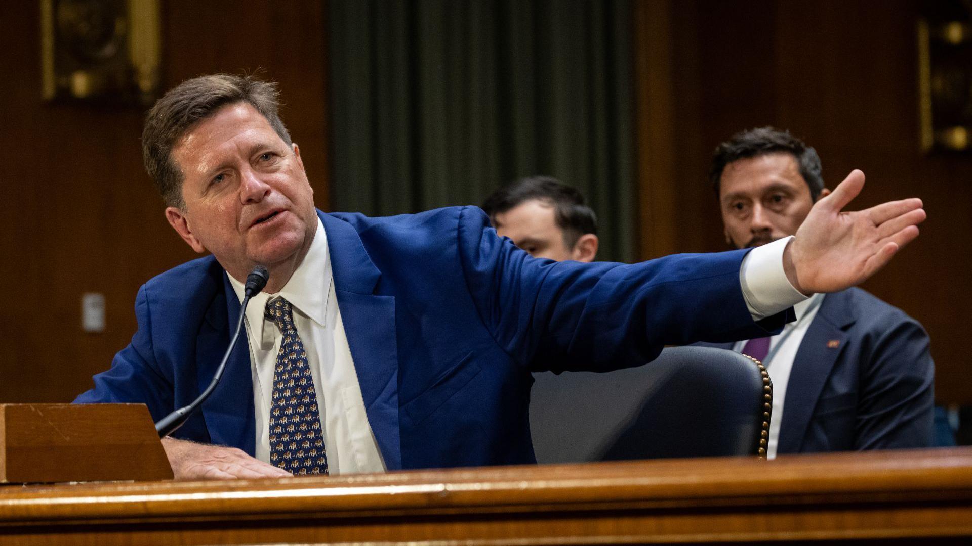 Trump Reinstates Spy Leader: Jay Clayton Confirmed as DNI
