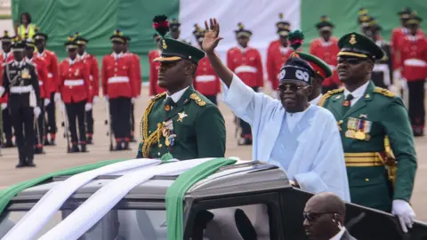 Nigerian Authorities Charge Six With Treason Over Coup Attempt